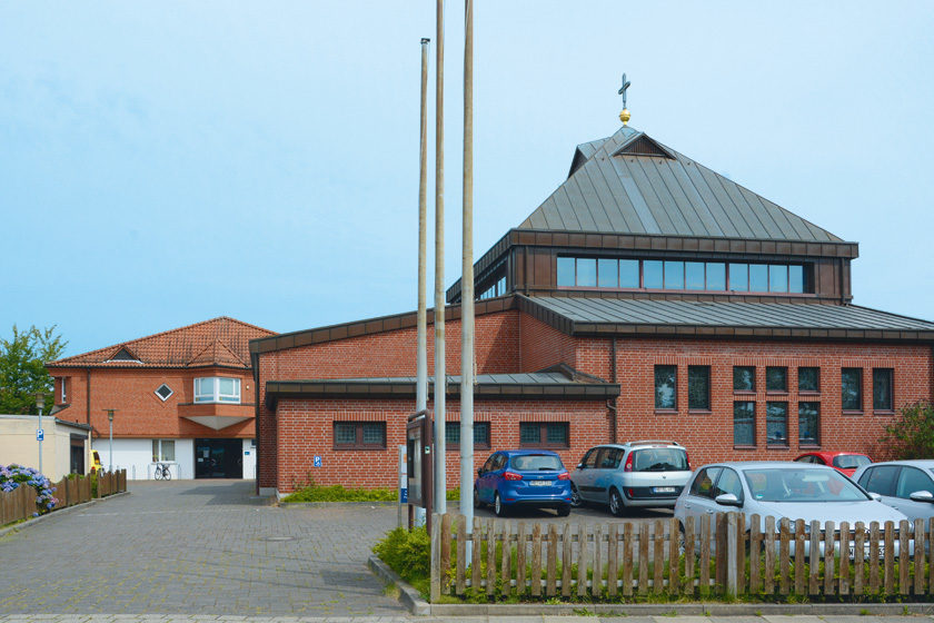 St_Antonius_Kirchplatz_kl.jpg St. Antonius, Kirchplatz